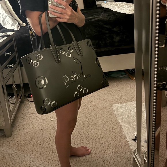 New Christian Louboutin Cabata Perforated Logo Leather Tote bag - Picture 7 of 8